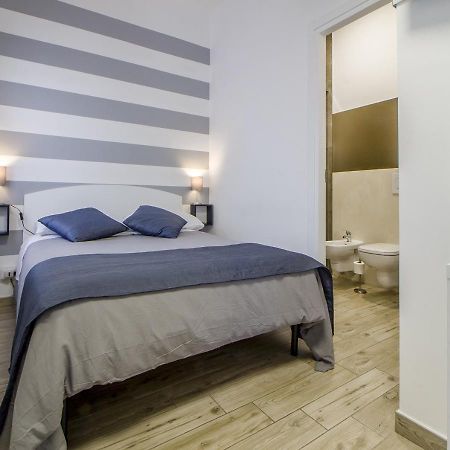 Appartamento Con 2 Camere E 2 Bagni In Centro Con Parcheggio มาเตรา ภายนอก รูปภาพ